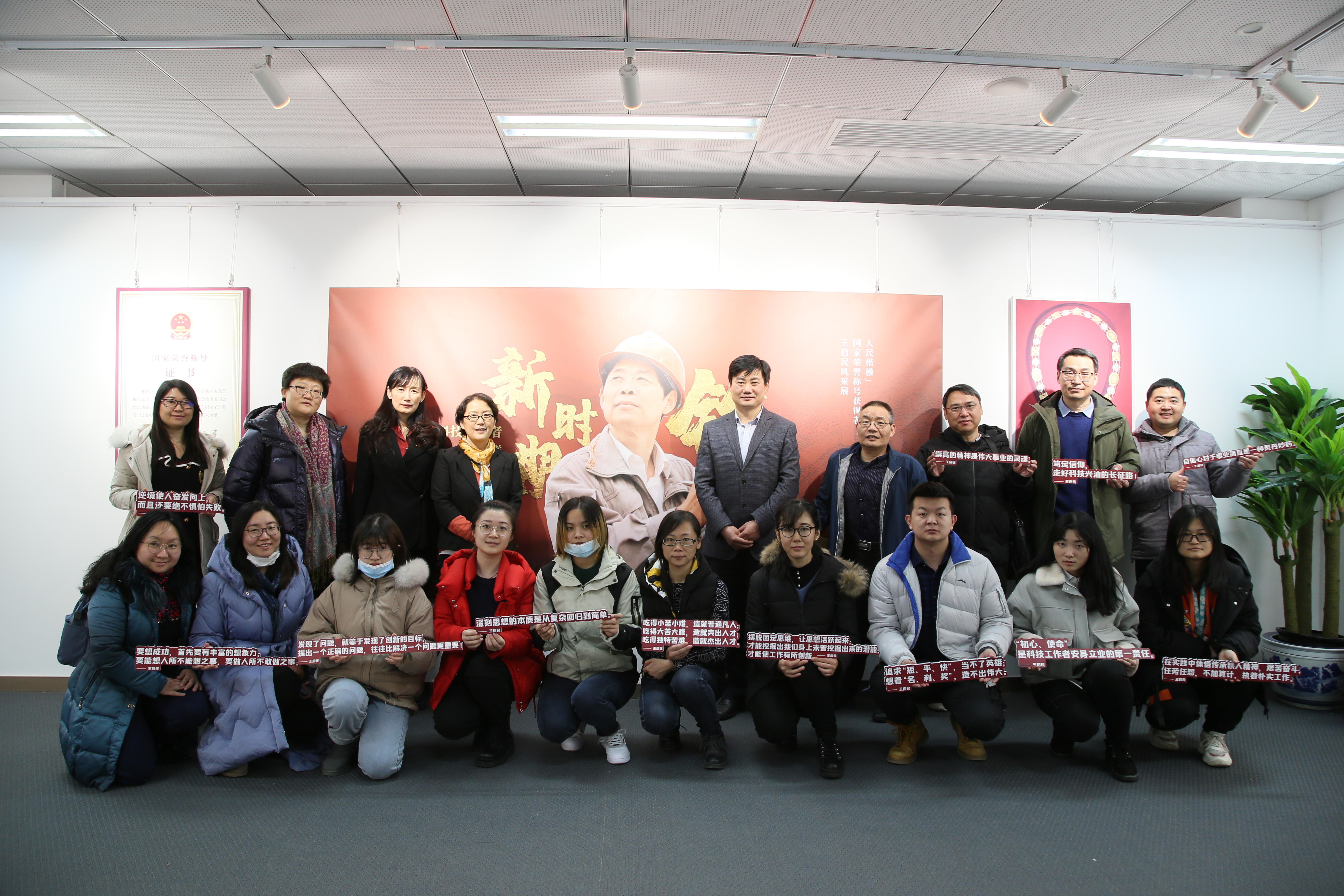 9871f077e4484f95837b7e2e1661dc04.jpg 9871f077e4484f95837b7e2e1661dc04.jpg