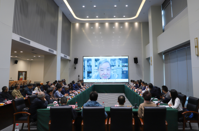 中国石油大学（北京）克拉玛依校区召开“金色重阳，致敬银龄”学习习近平总书记给“银龄行动”老年志愿者代表回信精神座谈会