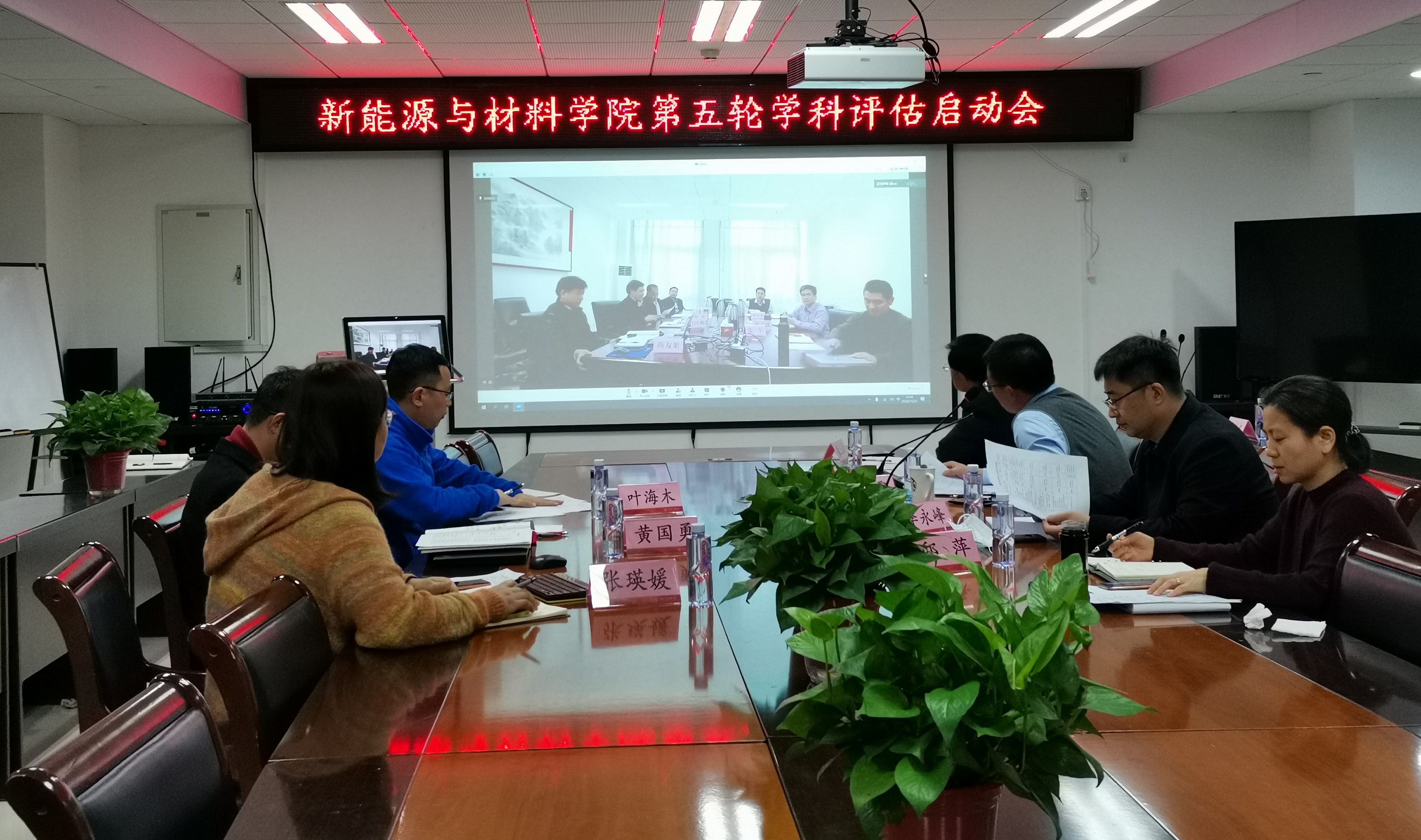 32e8c15a37ae418b905644e7647c4d3c.jpg 32e8c15a37ae418b905644e7647c4d3c.jpg