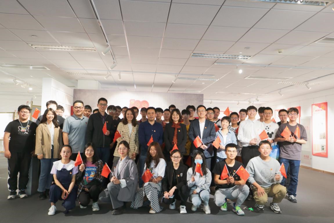 8826170d4cbc4d3ca291247f3a9cde72.jpg 8826170d4cbc4d3ca291247f3a9cde72.jpg