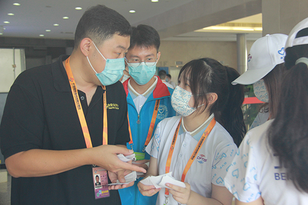中石大志愿者岗前培训暨会场踏勘工作圆满完成，为服贸会保驾护航！-岗位讲解1.JPG