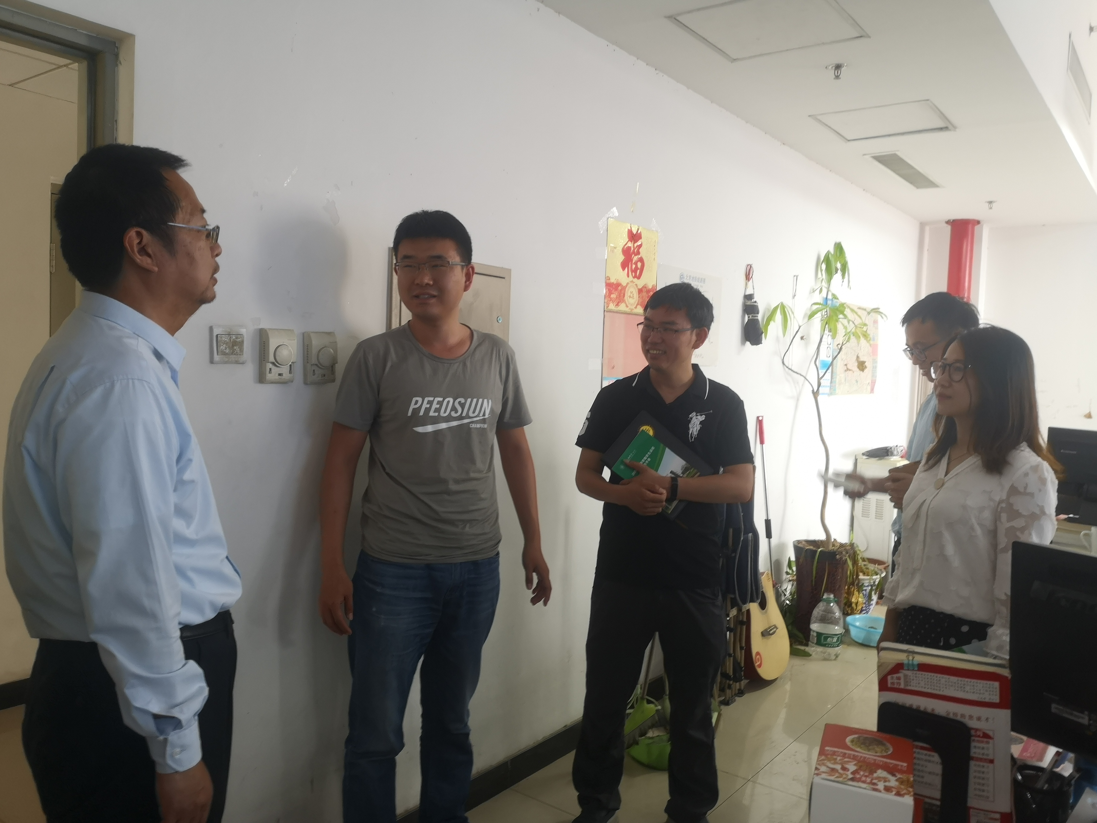 98ce6ea6a1c046b19d3a6889c4cbff50.jpg 98ce6ea6a1c046b19d3a6889c4cbff50.jpg